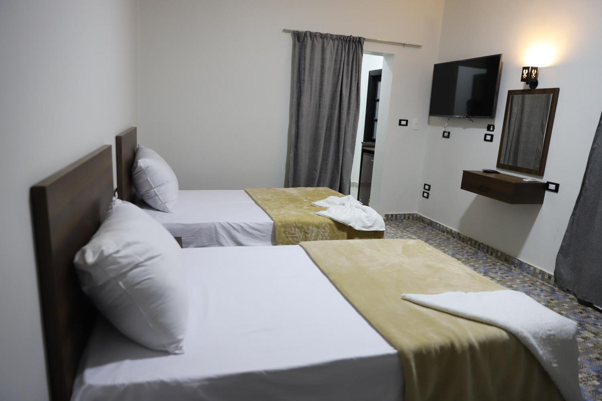 King Khufu Pyramids View Hotel Kafret el-Gabal Zimmer foto
