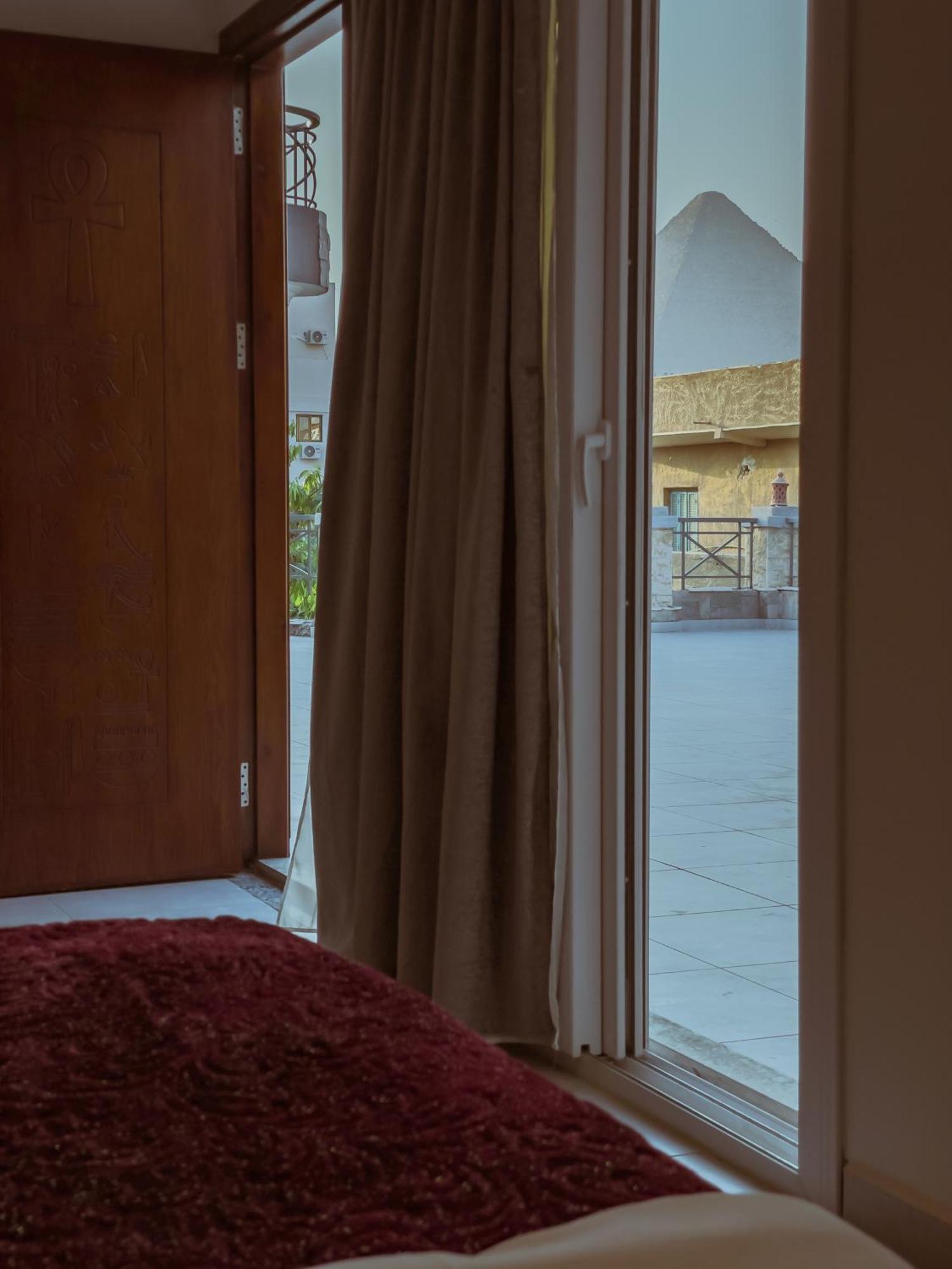 King Khufu Pyramids View Hotel Kafret el-Gabal Zimmer foto