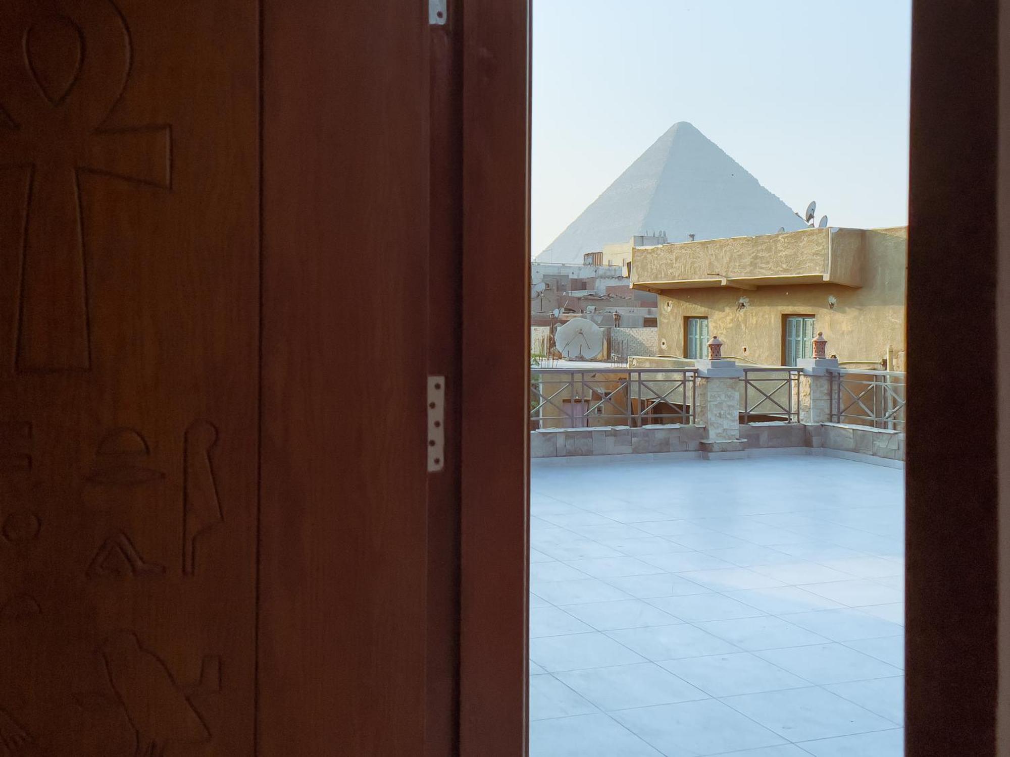 King Khufu Pyramids View Hotel Kafret el-Gabal Zimmer foto