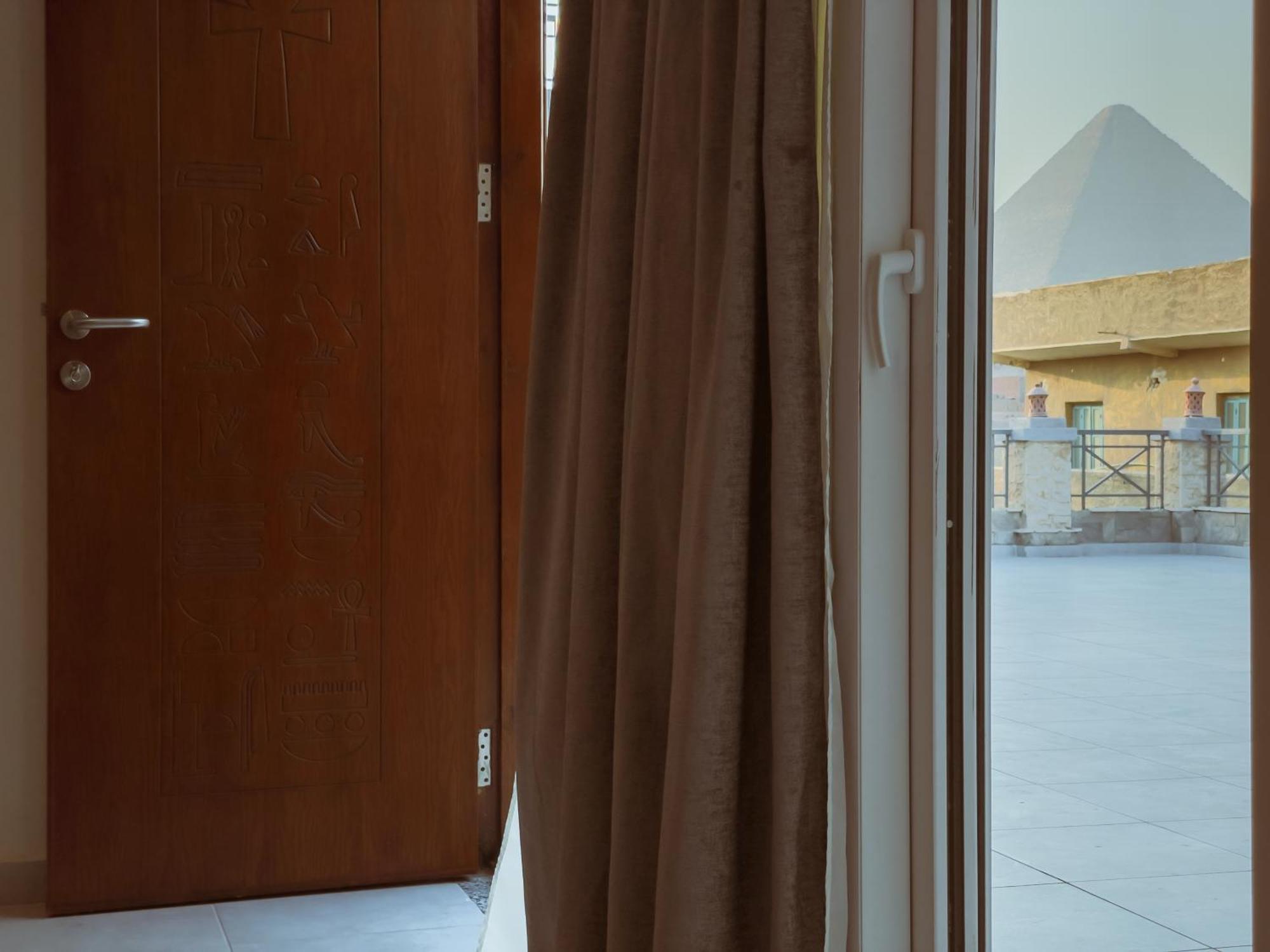 King Khufu Pyramids View Hotel Kafret el-Gabal Zimmer foto
