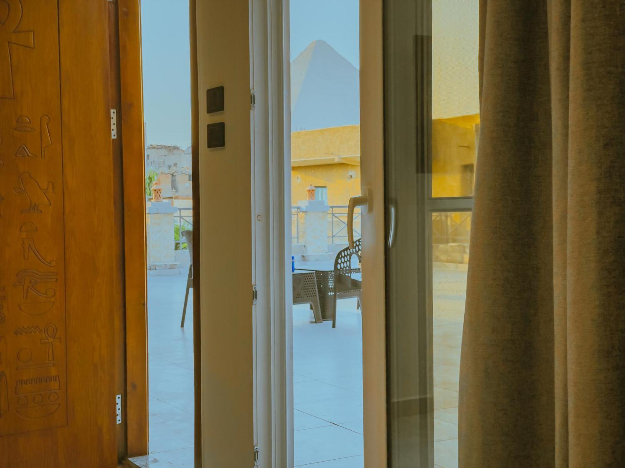 King Khufu Pyramids View Hotel Kafret el-Gabal Zimmer foto