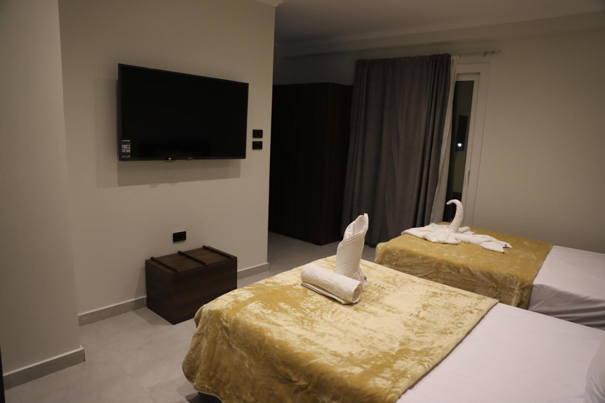 King Khufu Pyramids View Hotel Kafret el-Gabal Zimmer foto