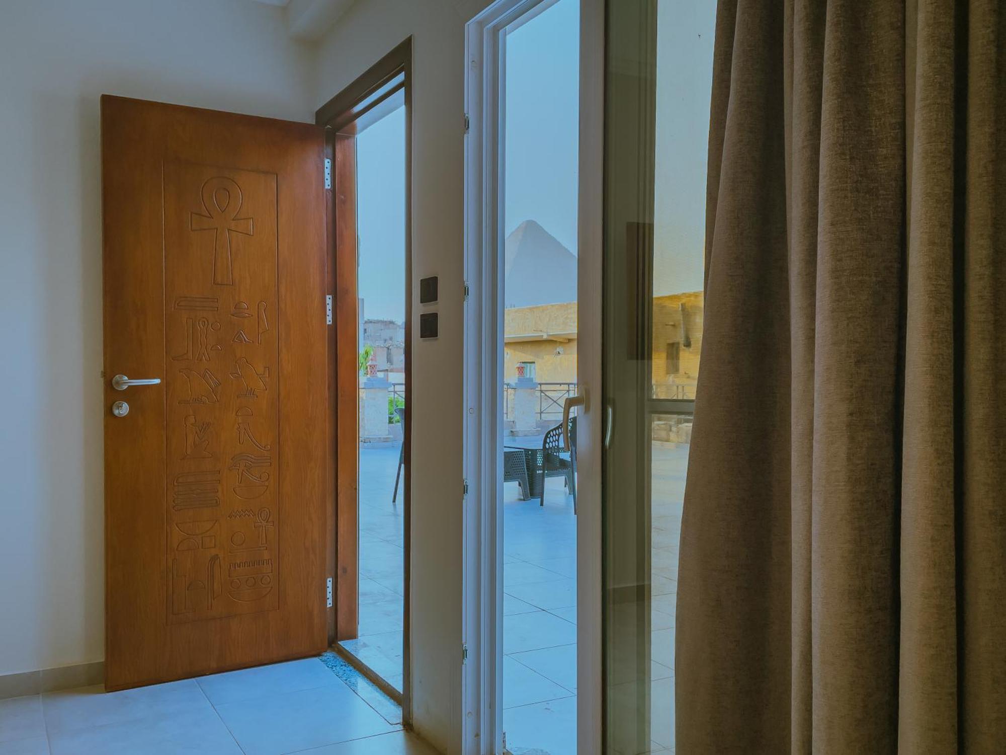 King Khufu Pyramids View Hotel Kafret el-Gabal Zimmer foto